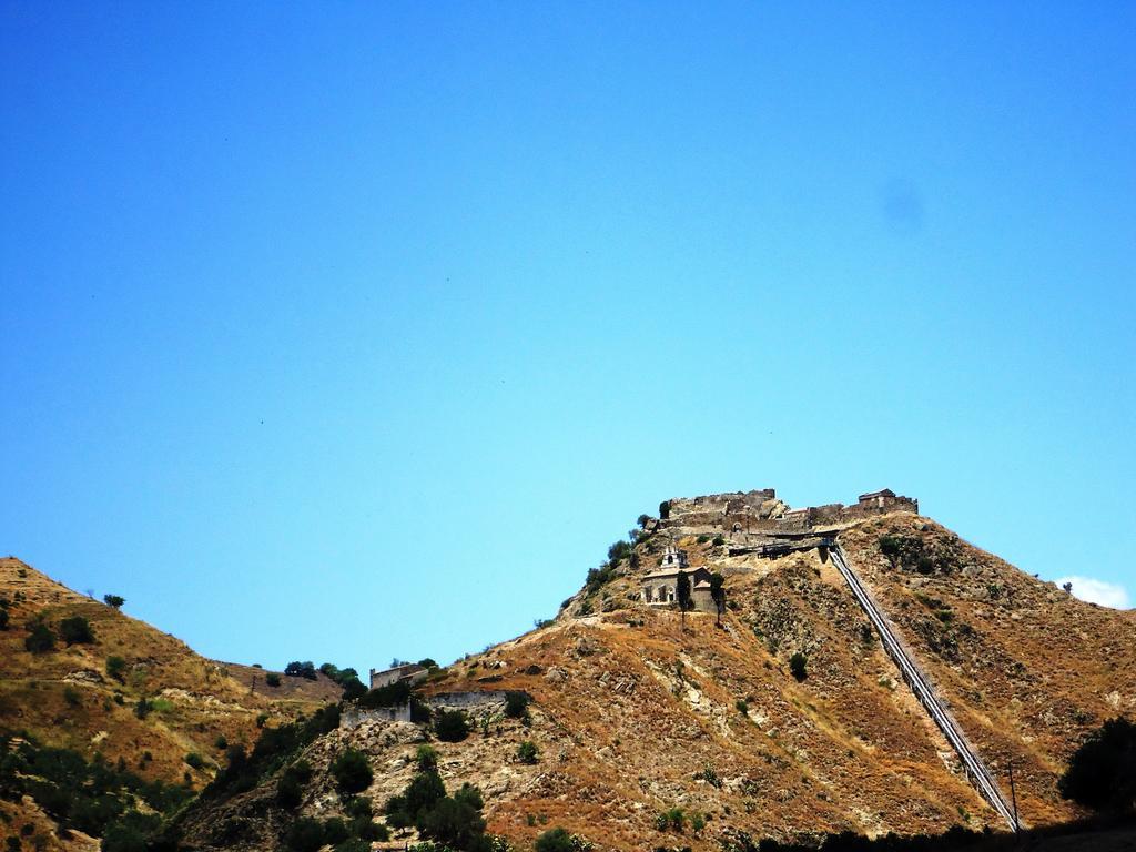 Bed and Breakfast Ciuscia Calatabiano Exterior foto