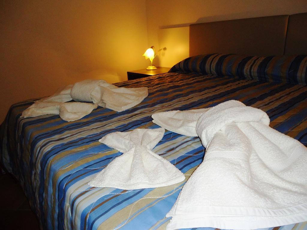 Bed and Breakfast Ciuscia Calatabiano Habitación foto