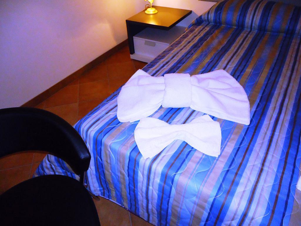 Bed and Breakfast Ciuscia Calatabiano Habitación foto